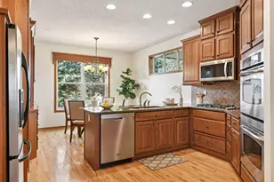 7703 Vasserman Pl, Chanhassen, MN 55317 - Photo 4