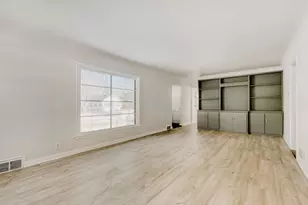 124 King St W, Saint Paul, MN 55107 - Photo 4