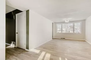 124 King St W, Saint Paul, MN 55107 - Photo 8