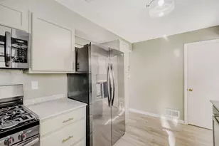 124 King St W, Saint Paul, MN 55107 - Photo 12