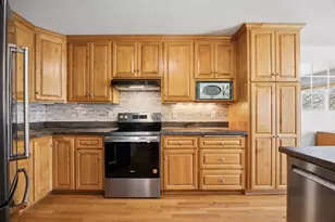 9665 Brighton Ln, Eden Prairie, MN 55347 - Photo 8