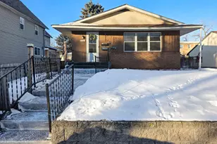 137 Jessamine Ave E, Saint Paul, MN 55117 - Photo 1