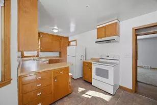 1604 Ives Ave N, Glencoe, MN 55336 - Photo 4