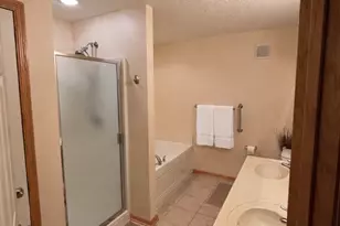 327 Naegele Ave, Columbia Heights, MN 55421 - Photo 16