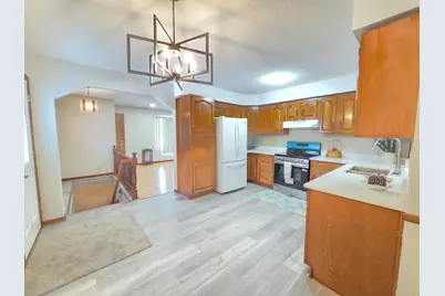 6801 Toledo Avenue N, Brooklyn Center, MN 55429 - Photo 8