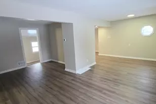 515 Central Dr E, Braham, MN 55006 - Photo 8