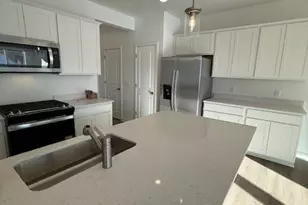 21913 Sawyer Ln, Rogers, MN 55374 - Photo 4