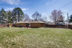 1345 Berkeley Ave, Saint Paul, MN 55105 - Photo 16
