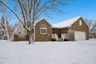 1202 41st Ave N, Fargo, ND 58102 - Photo 2