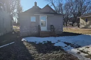 640 Bedal St, Walnut Grove, MN 56180 - Photo 2