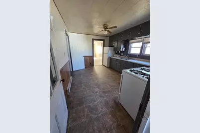 640 Bedal Street, Walnut Grove, MN 56180 - Photo 4