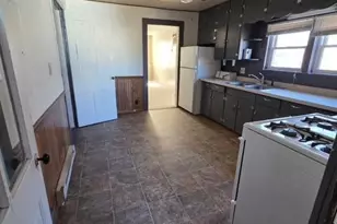 640 Bedal St, Walnut Grove, MN 56180 - Photo 4