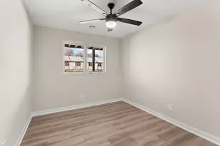 2446 County Rd D West, Roseville, MN 55112 - Photo 30