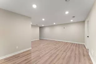 2452 County Rd D West, Roseville, MN 55112 - Photo 22