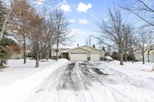 5462 Kalenda Dr NE, Albertville, MN 55301 - Photo 2