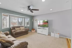 5462 Kalenda Dr NE, Albertville, MN 55301 - Photo 8