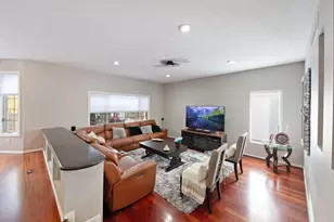 9046 Edinburgh Ln, Woodbury, MN 55125 - Photo 6