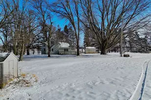 87387 245th St, Albert Lea, MN 56007 - Photo 2