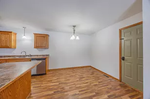 10751 Knollwood Ln, Woodbury, MN 55129 - Photo 8