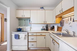 78 10th Street E, Saint Paul, MN 55101 - Photo 8