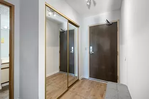 78 10th Street E, Saint Paul, MN 55101 - Photo 2