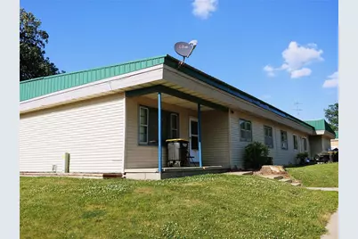 905 E 5th Street, Blue Earth, MN 56013 - Photo 2