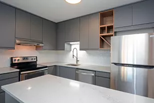 66 9th St E, Saint Paul, MN 55101 - Photo 12