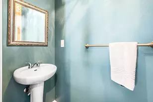 219 E 9th St, Blue Earth, MN 56013 - Photo 14