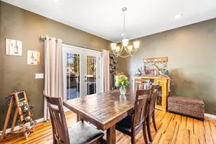 219 E 9th St, Blue Earth, MN 56013 - Photo 6