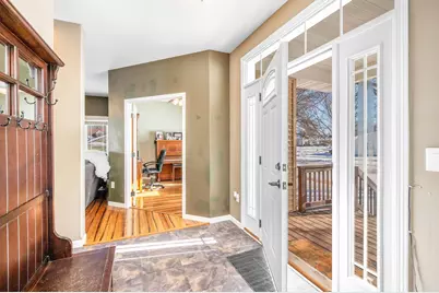 219 E 9th Street, Blue Earth, MN 56013 - Photo 2