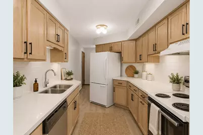 4185 Hilltop Point, Eagan, MN 55123 - Photo 16