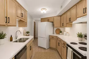 4185 Hilltop Point, Eagan, MN 55123 - Photo 16