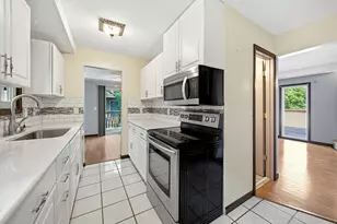 2103 Marquis Rd, Golden Valley, MN 55427 - Photo 16