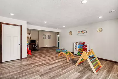 6509 Tessman Lane N, Brooklyn Park, MN 55445 - Photo 32