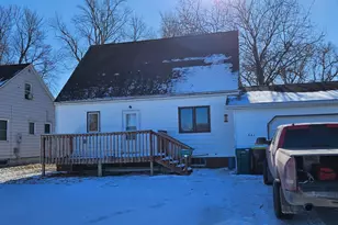 384 5th St SW, Wells, MN 56097 - Photo 2