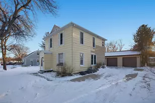 702 21st St S, Fargo,  58103 - Photo 2