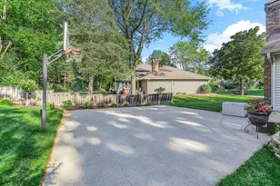 3415 Rosewood Ln N, Plymouth, MN 55441 - Photo 4