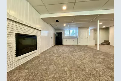 7008 Hill Place N, Crystal, MN 55427 - Photo 12