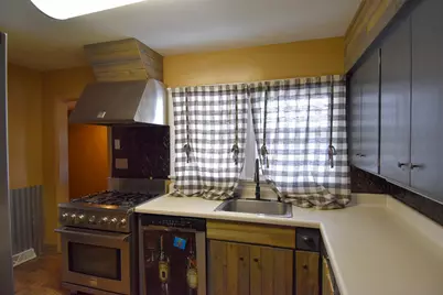 308 Maple Avenue S, Thief River Falls, MN 56701 - Photo 8