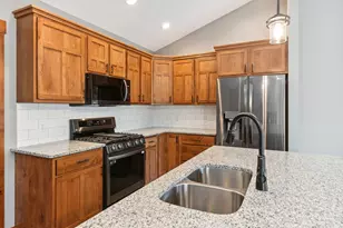 1635 72nd Ave, Hammond, WI 54015 - Photo 2