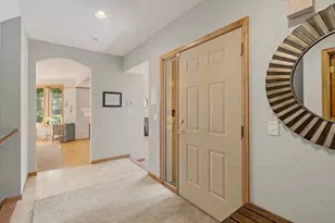 10668 Alton Ct, Inver Grove Heights, MN 55077 - Photo 4