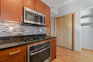 1120 S 2nd St, Minneapolis, MN 55415 - Photo 6