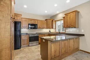 3636 Cypress Ln S, Fargo, ND 58104 - Photo 4