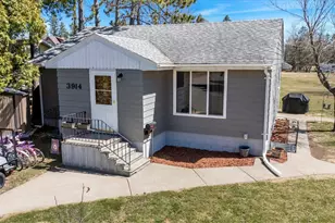 3914 5th Ave E, Hibbing, MN 55746 - Photo 2