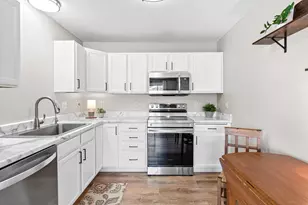 1579 County Rd D E, Maplewood, MN 55109 - Photo 4