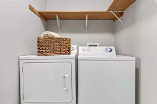 1579 County Rd D E, Maplewood, MN 55109 - Photo 16