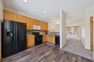 709 Village Pkwy, Circle Pines, MN 55014 - Photo 8