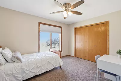 1574 Lake Susan Hills Drive, Chanhassen, MN 55317 - Photo 10