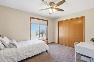 1574 Lake Susan Hills Dr, Chanhassen, MN 55317 - Photo 10