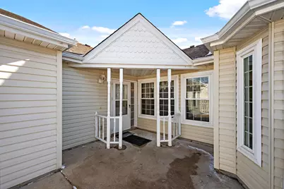 418 Sarazin Street, Shakopee, MN 55379 - Photo 2